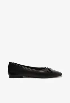 Schutz Arissa Leather Ballet Flat