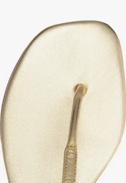 Schutz Elsha Flat Sandal