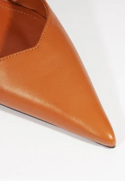 Schutz Lexi Mid Sculptural Pump