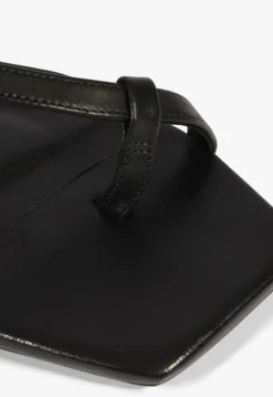 Schutz Lisa Leather Flat Sandal